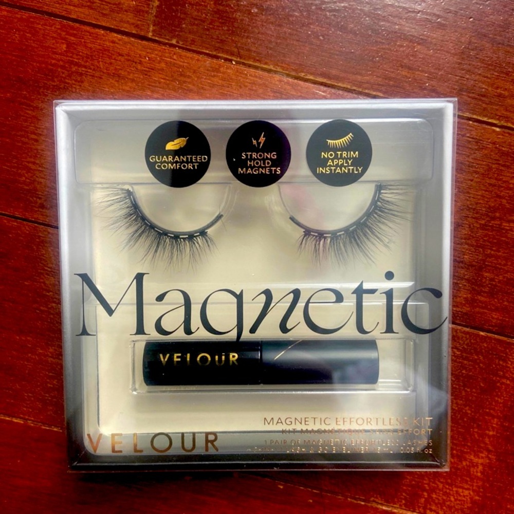 Set of brand new velour magnetic lashes